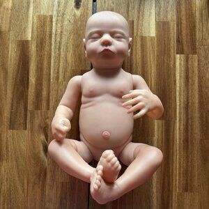 Lifelike Reborn Baby Doll Full Body Vinyl Anatomically Correct Realistic Eyelash